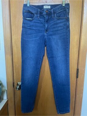 Madewell 9” Mid-Rise Skinny Jeans in Deep Blue, size 29.